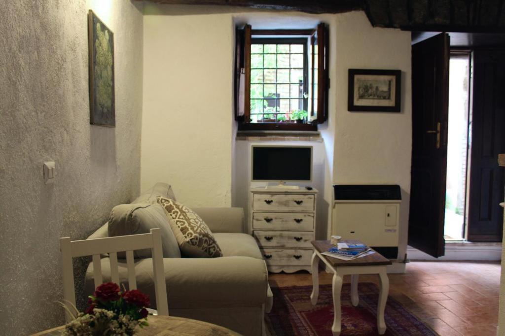 Torre Iolanda Bed and Breakfast Campagnano Di Roma Εξωτερικό φωτογραφία